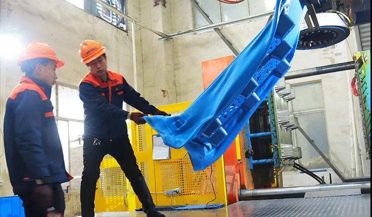 吹塑托盤低價(jià)競(jìng)爭(zhēng)的危害，惡性循環(huán)要當(dāng)心