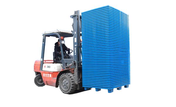 塑料托盤廠家解答如何選擇好的塑料托盤？