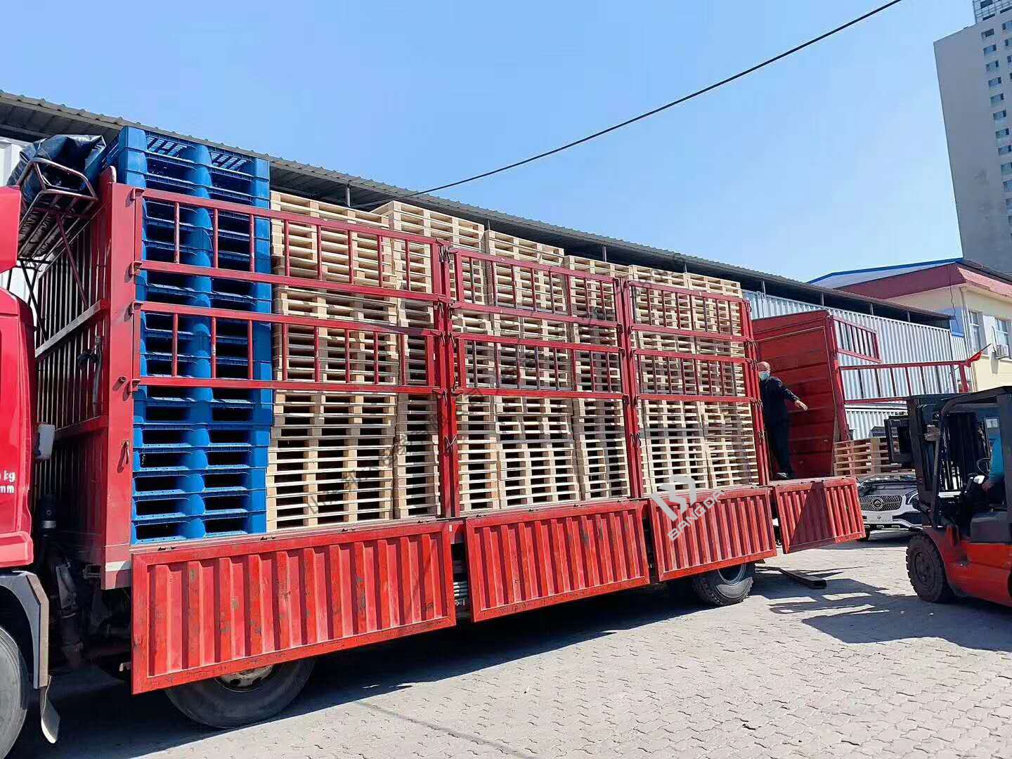 塑料托盤和木質托盤的用途有什么不同？