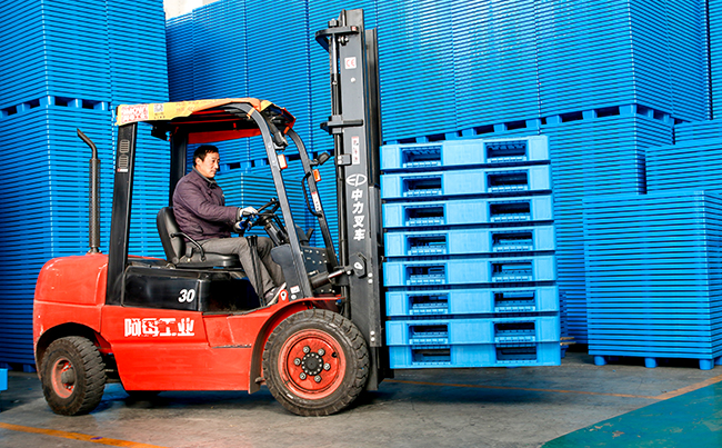 塑料托盤廠家為何要優(yōu)化注塑車間的管理？