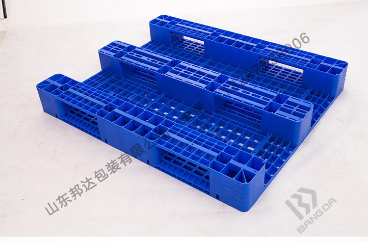 川字塑料托盤的特點(diǎn)有哪些？川字托盤是什么樣的？