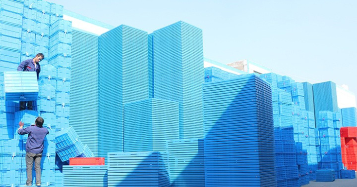 山東塑料托盤廠家分析塑料托盤之間的價格差！