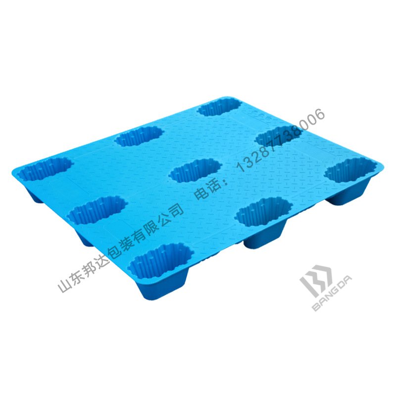 吹塑托盤常見(jiàn)的兩種成型方式?